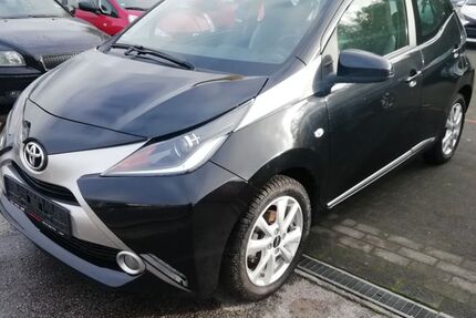 Toyota Aygo (X) 65.601 km 6.990 € Essen 45309