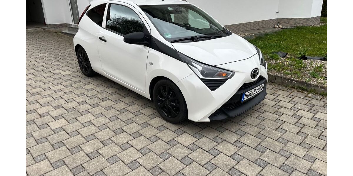 Toyota Aygo (X) 75.000 km 8.200 &euro; Heidenheim 89522