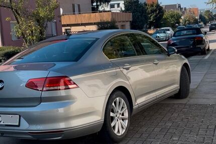 VW Passat 167.600 km 14.500 € Stuttgart 70374