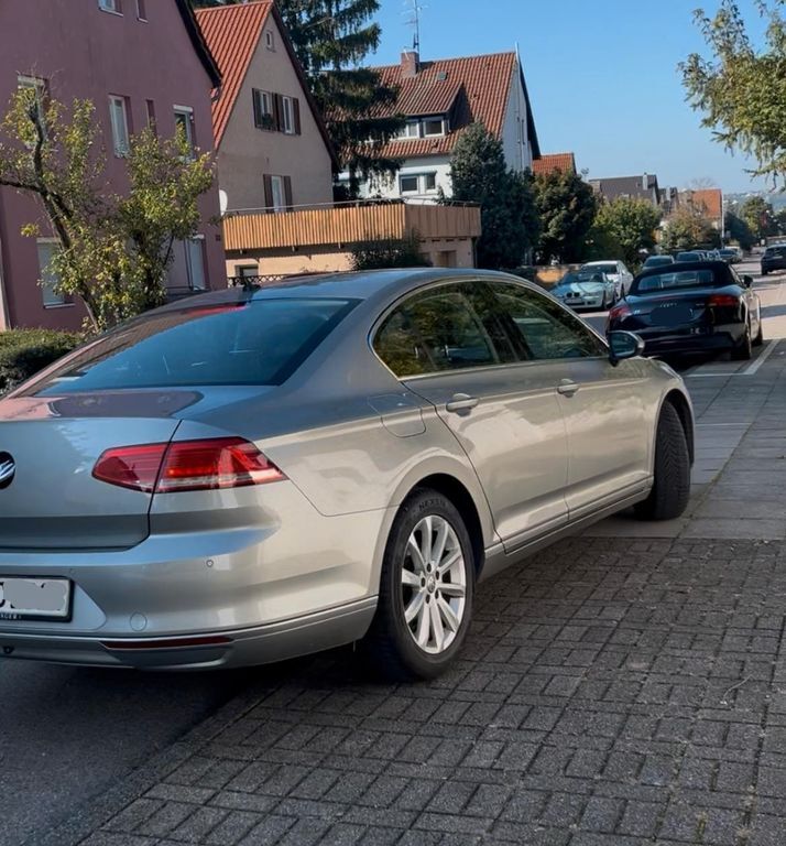 VW Passat 167.600 km 14.500 € Stuttgart 70374