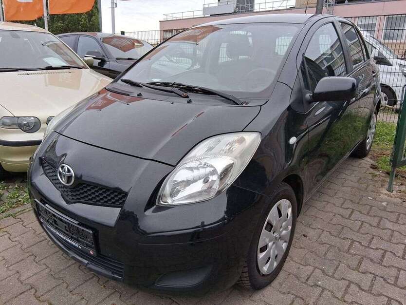 Toyota Yaris 185.000 km 3.900 € Berlin 12057