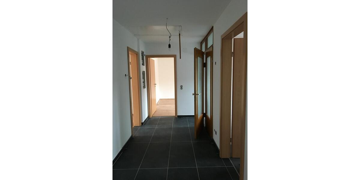 Etagenwohnung Bruchsal - 4 Zimmer, 89 m&sup2;, 1.000&euro; | Angebot:25977710