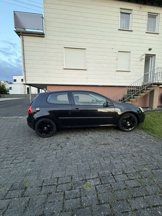 VW golf 5 300.000 km 1.700 € Mittelstrimmig 56858