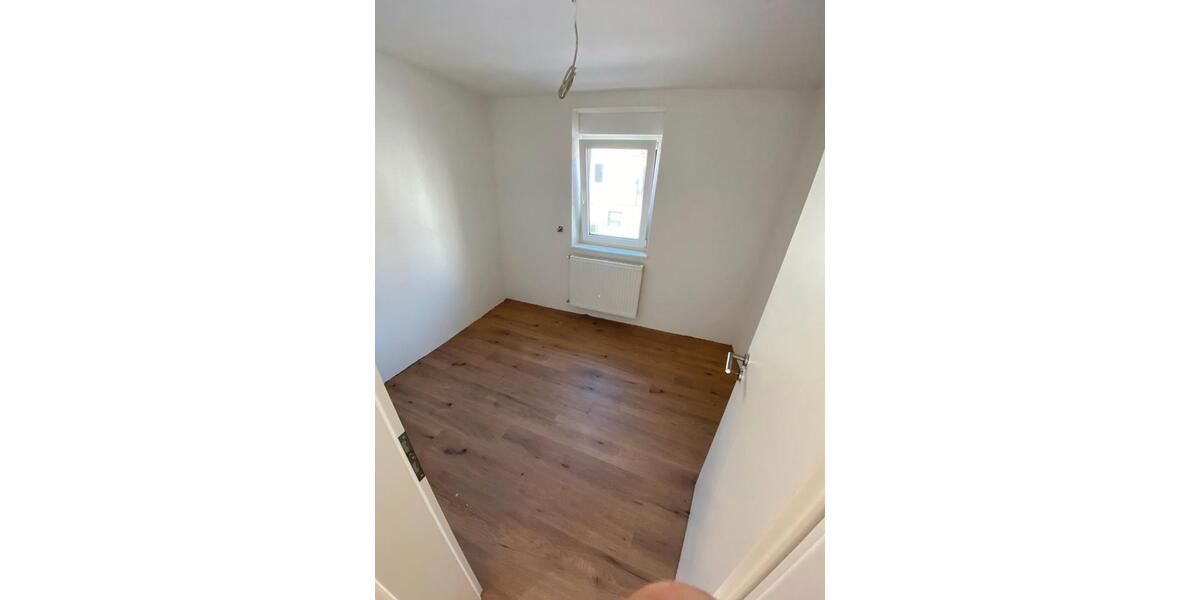 Einfamilienhaus Stromberg - 7 Zimmer, 130 m&sup2;, 1.300&euro; | Angebot:26472946