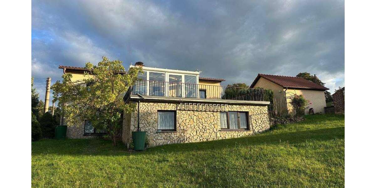 Bungalow - EinZweifamilienhaus mit Wintergarten und tollem Ausblick - Einfamilienhaus Unterwellenborn | Angebot:25809411