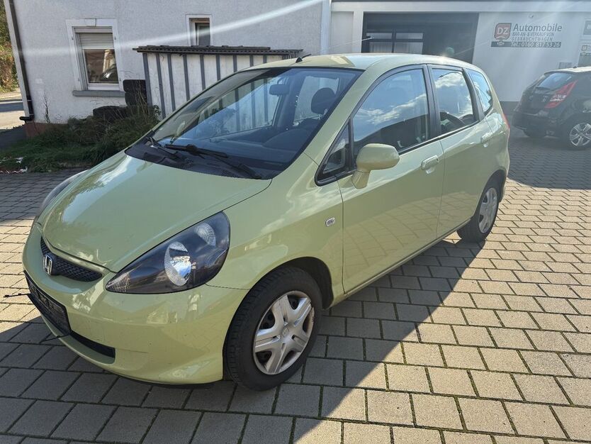 Honda Jazz 148.000 km 990 € ERTINGEN 88521