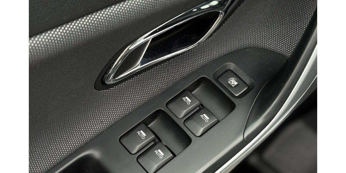 Kia Ceed 1.4 TSI Dream Team KAMERA/NAVI/SHZ/LENKHZ 64.779 km 8.900 &euro; Villingen-Schwenningen 78054