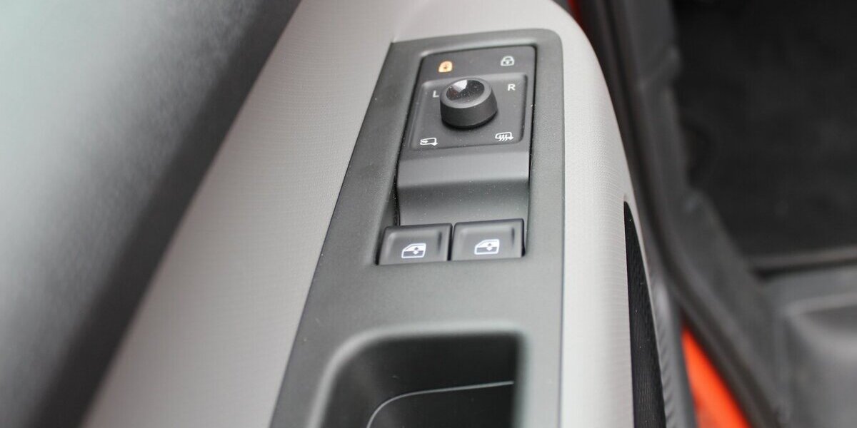 VW ID.Buzz PRO Iq.Light/NAVI/Sitzh./.AHK 43.985 km 45.000 &euro; Höchstenbach 57629