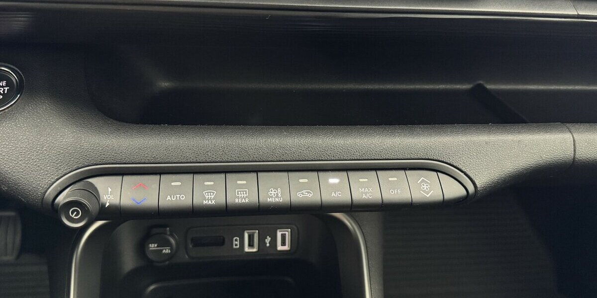 Jeep Avenger 1.2 Altitude Kamera JBL Soundsystem 55.570 km 16.320 &euro; Lich 35423