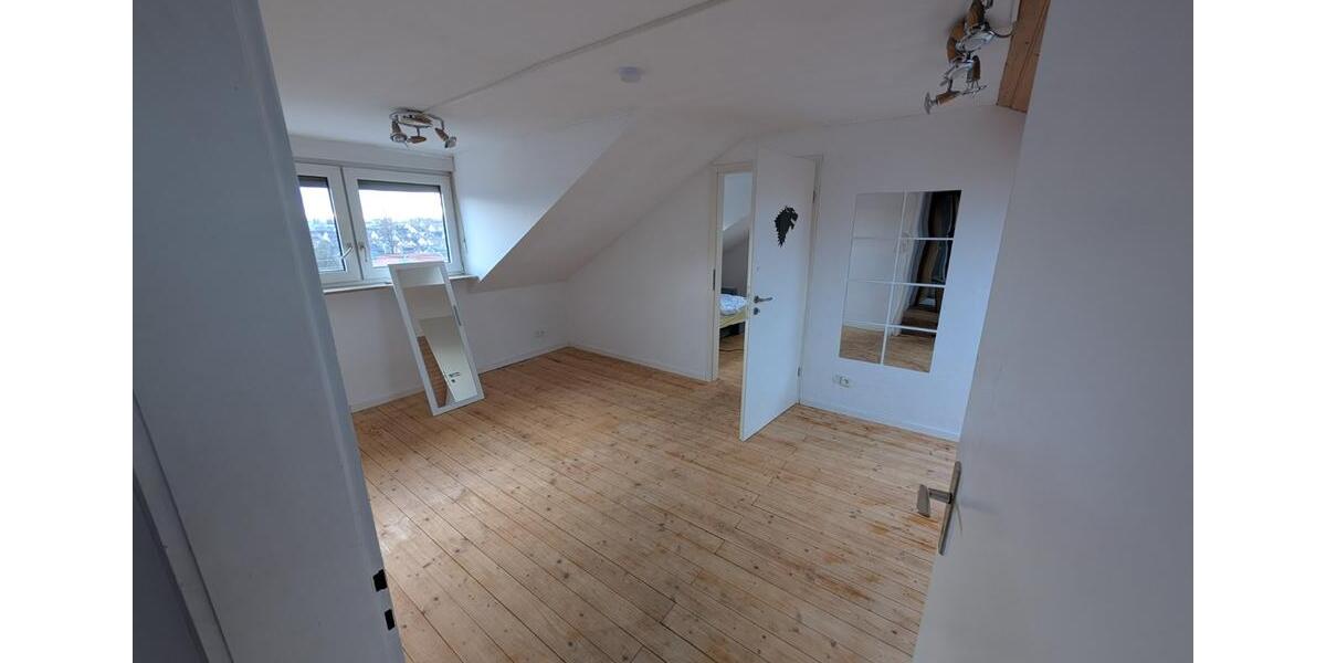 Dachgeschoßwohnung Winnenden - 3 Zimmer, 60 m&sup2;, 820&euro; | Angebot:25446951