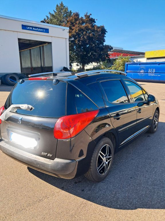 Peugeot 207 172.000 km 2.500 € Freiburg 79111