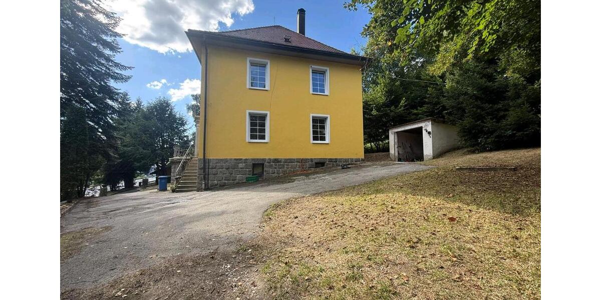 Villa Freyung - 10 Zimmer, 300 m&sup2;, 429.000&euro; | Angebot:26299842