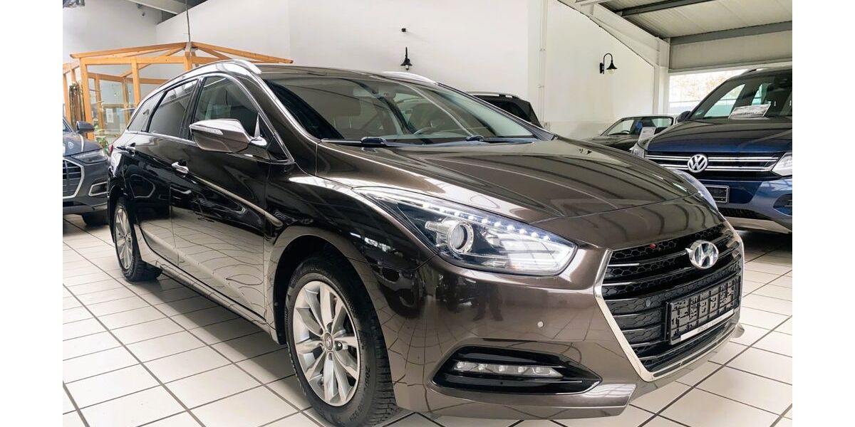 Hyundai i40 236.175 km 10.950 &euro; Großefehn 26629