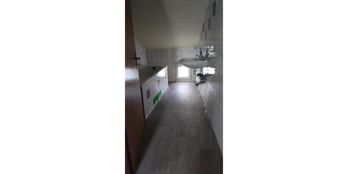 4 ZKB, Dachgeschoss, Altbau, ab 01.02. zu Vermieten 4 zimmer