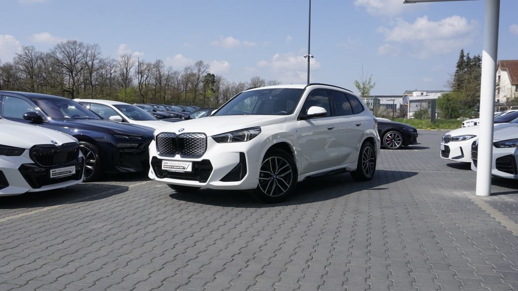 BMW iX1 44.148 km 43.940 &euro; Erlangen 91058