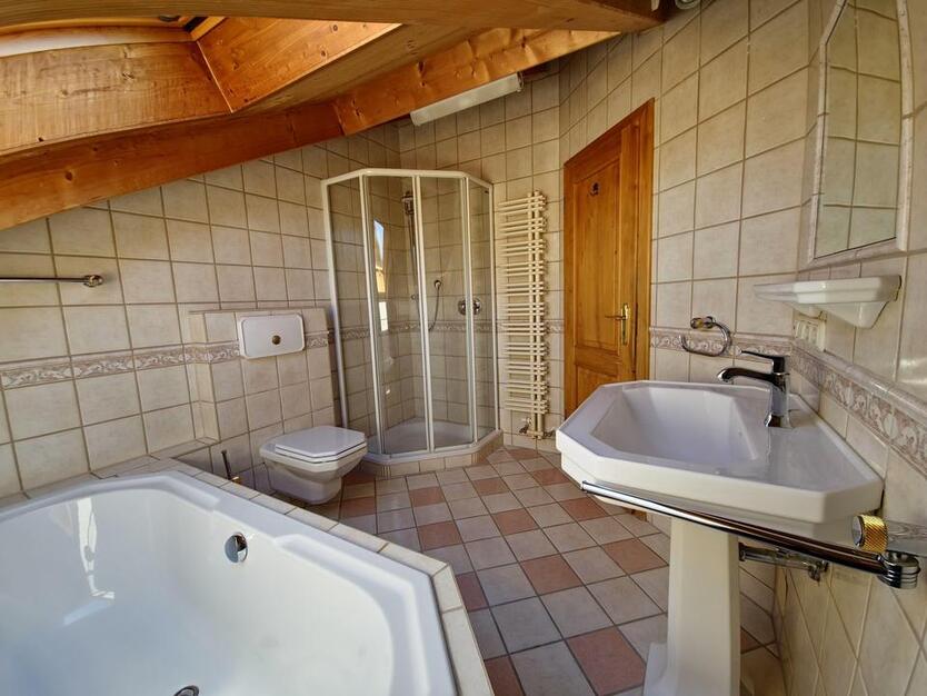Charmante helle 3-Zi Dachgeschoßwohnung mit traumhaftem Bergblick am Chiemsee