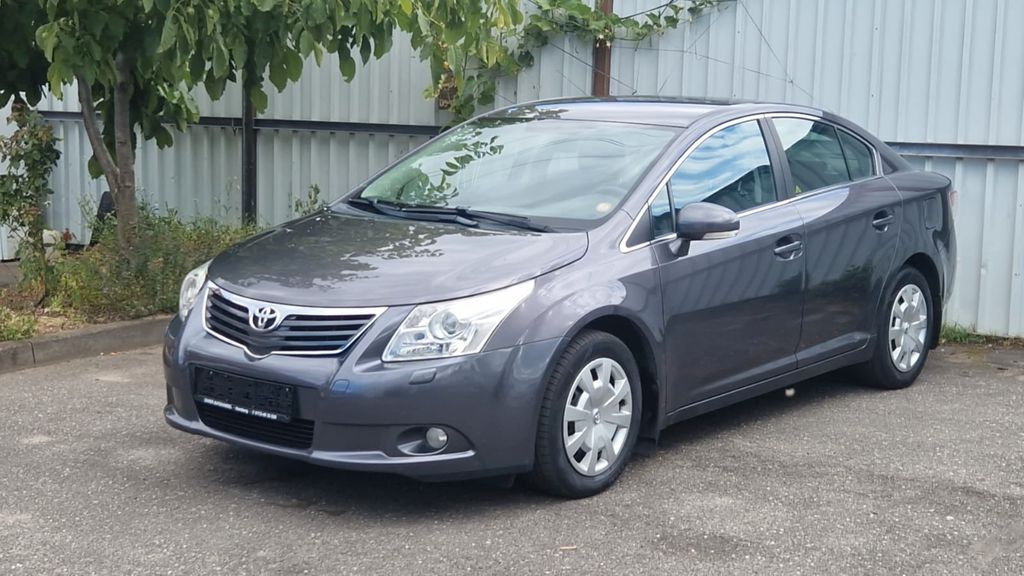 Toyota Avensis 123.000 km 5.500 € Hamburg 20539