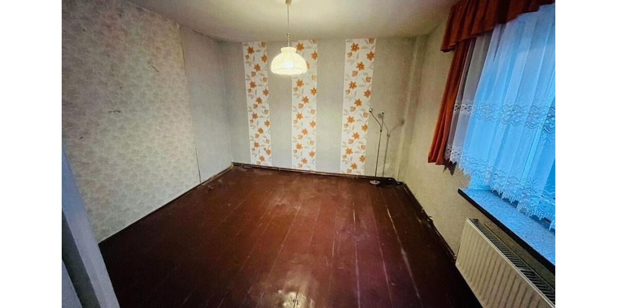 Reihenhaus Eisleben (Lutherstadt) - 7 Zimmer, 132 m&sup2;, 37.000&euro; | Angebot:26393130