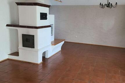 3-Zimmerwohnung im 1.OG mit 2 Balkonen EBK und Kachelofen 3 zimmer