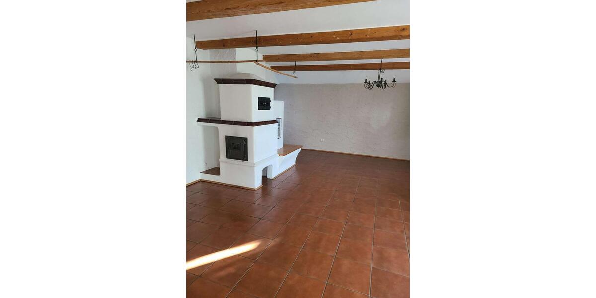 3-Zimmerwohnung im 1.OG mit 2 Balkonen EBK und Kachelofen 3 zimmer