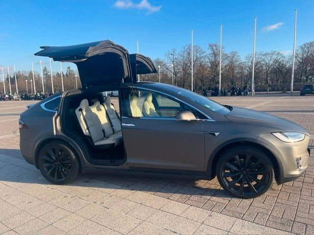 Tesla Model X 61.000 km 39.000 &euro; Berlin 14050