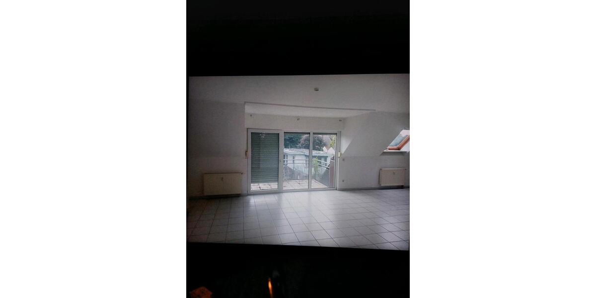 Helle moderne Dachgeschosswohnung 3 zimmer