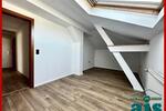 ais-GmbH bietet an: Renovierte 4 Zimmer Wohnung in der Südstadt.