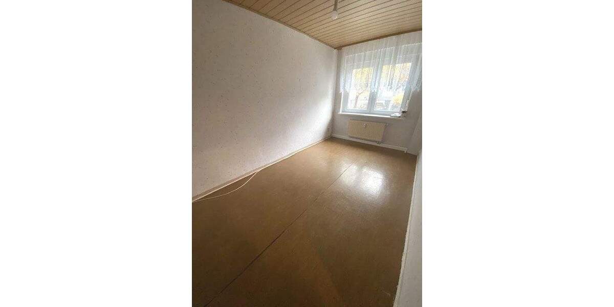 Etagenwohnung Gotha - 3 Zimmer, 64 m&sup2;, 99.999&euro; | Angebot:25772413