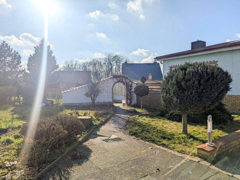 Einfamilienhaus + Nebenhaus | Werkstatt Lager Praxis Büro FeWo | Parkplätze | Solarthermie!