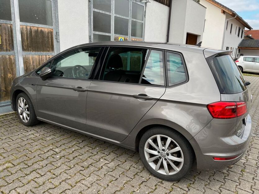VW Golf Sportsvan 145.000 km 11.900 € Egmating 85658