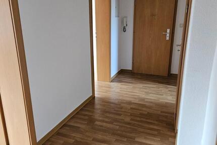 Wohnung Gröditz - 3 Zimmer, 65 m&sup2;, 405&euro; | Angebot:25220595