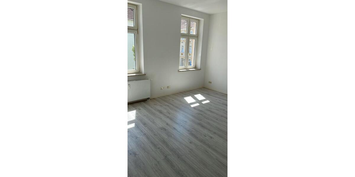 Etagenwohnung Dessau-Roßlau Brambach - 3 Zimmer, 118 m&sup2;, 699&euro; | Angebot:25854367