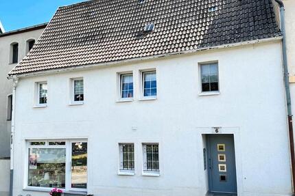 Haus Querfurt - 12 Zimmer, 221 m&sup2;, 200.000&euro; | Angebot:26971210
