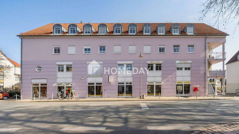 Sofort bezugsfrei: Gepflegte Dachgeschosswohnung mit Aufzug, Tiefgaragenstellplatz in zentraler Lage 1 zimmer