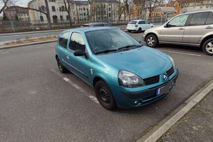 Renault Clio 145.000 km 700 € Gersdorf 09355