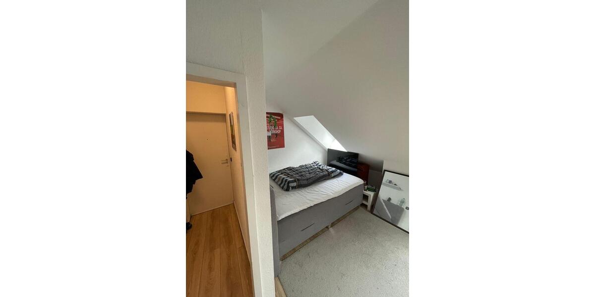 Dachgeschoßwohnung Hamburg Altona - 1 Zimmer, 17 m&sup2;, 600&euro; | Angebot:26387163
