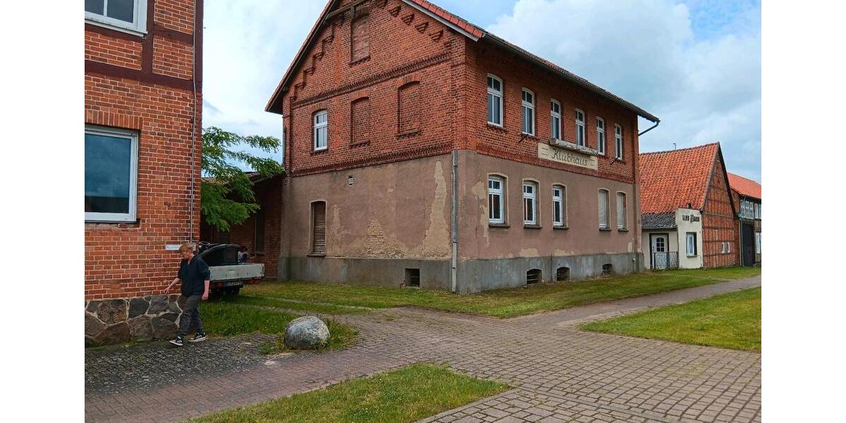 Mehrfamilienhaus, Wohnhaus Arendsee (Altmark) - 12 Zimmer, 300 m&sup2;, 70.000&euro; | Angebot:26957652