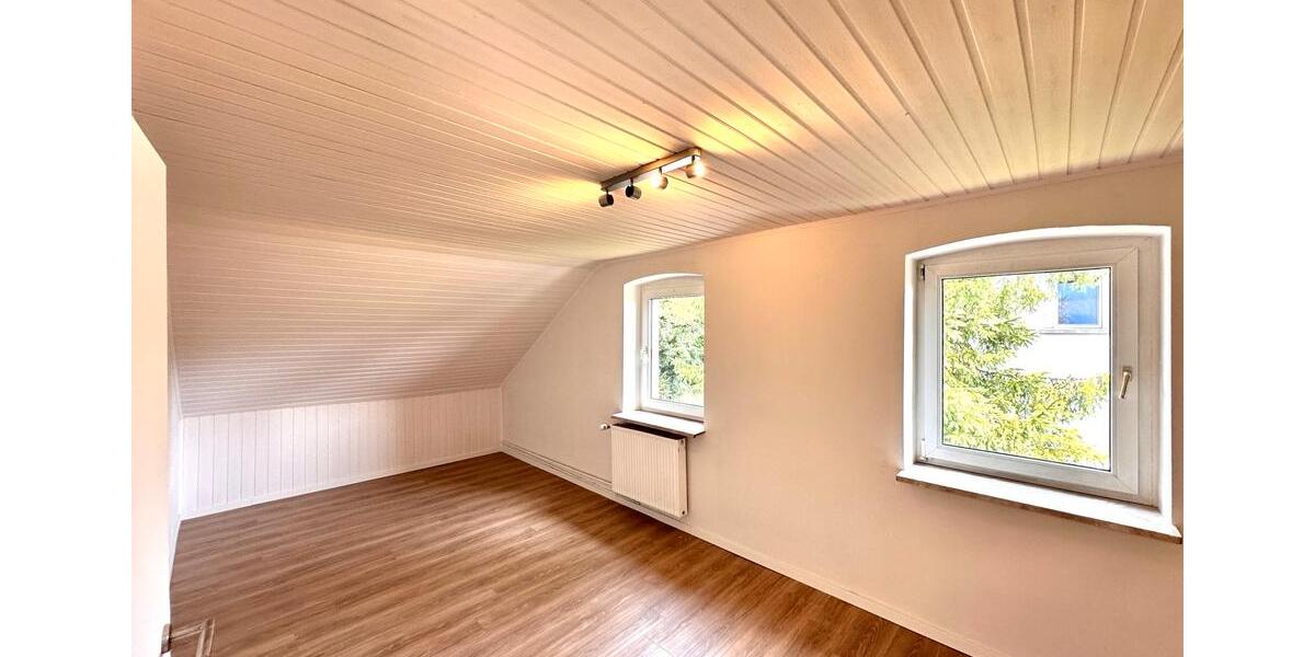 Doppelhaushälfte Hemer - 8 Zimmer, 155 m&sup2;, 1.399&euro; | Angebot:26283572