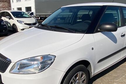 Skoda Fabia 111.000 km 4.690 &euro; Berlin-Lichtenberg 10365