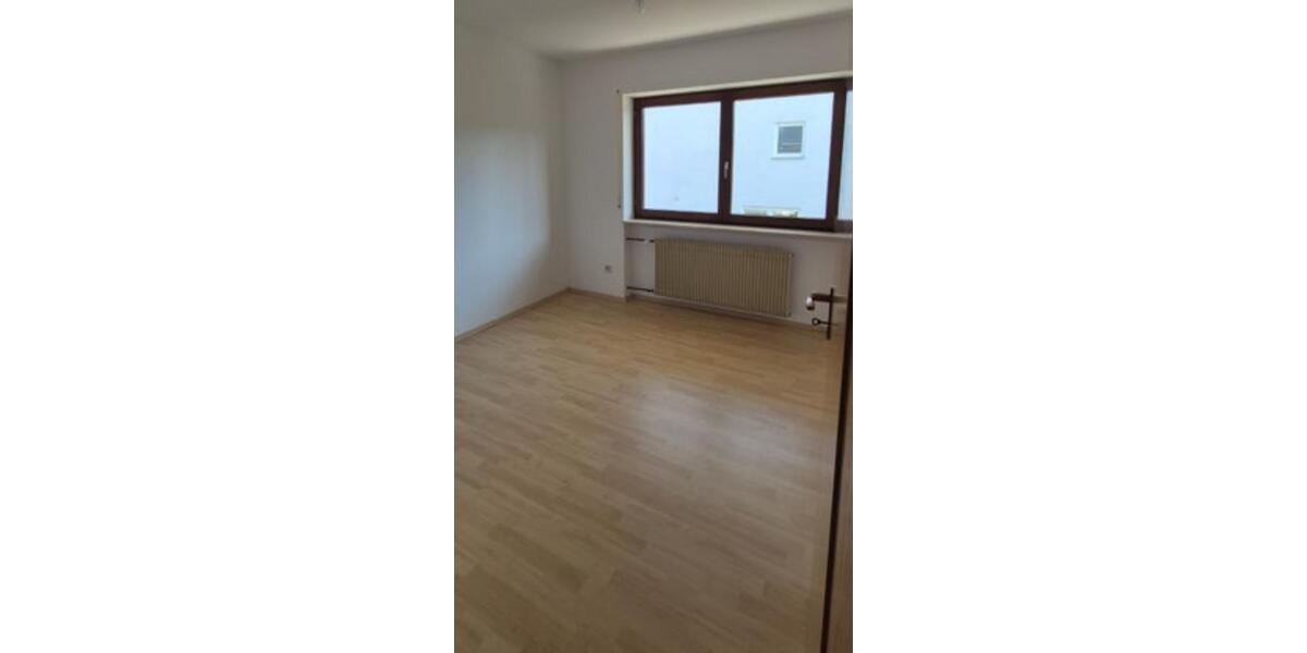 Reihenhaus Karlstadt - 7 Zimmer, 181 m&sup2;, 1.755&euro; | Angebot:26142216
