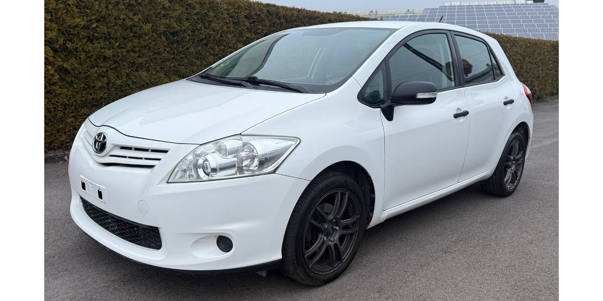 Toyota Auris 174.000 km 4.699 &euro; Koblenz 56073