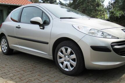 Peugeot 207 165.000 km 2.490 &euro; Gröbern bei Meissen 01689