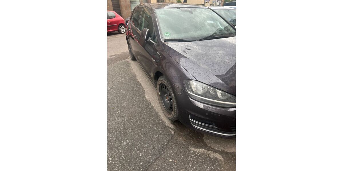 VW Golf 128.000 km 11.200 &euro; Fränkisch -crumbach 64407