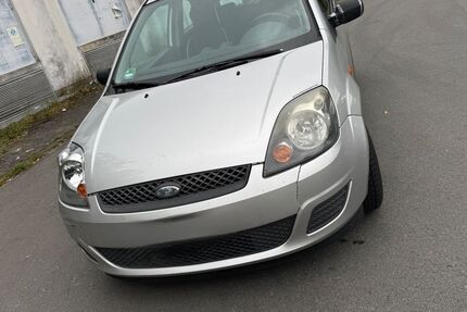 Ford Fiesta 170.000 km 800 € Wenden 57482