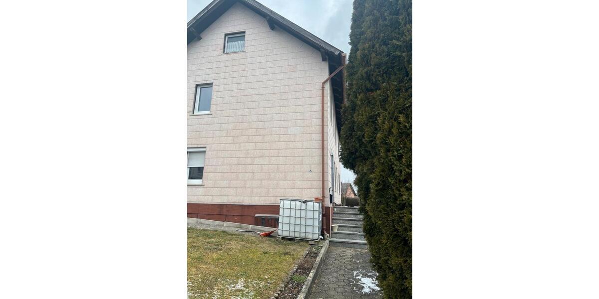 Einfamilienhaus Mengen - 8 Zimmer, 173 m&sup2;, 280.000&euro; | Angebot:26829269