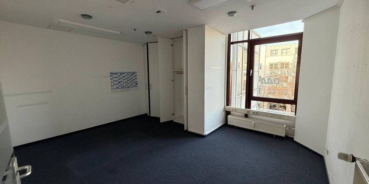 Gewerbeobjekt Braunschweig Innenstadt - 3 Zimmer, 111 m&sup2;, 760&euro; | Angebot:26450978