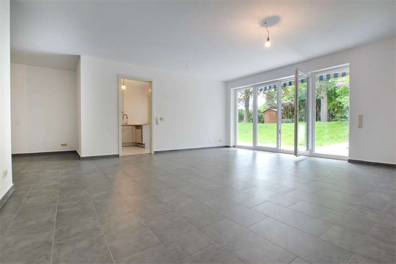 Etagenwohnung Schwalbach - 3.5 Zimmer, 124 m&sup2;, 1.850&euro; | Angebot:27722292