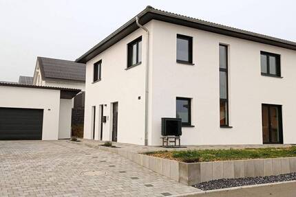 Modernes Haus mit gehobener Innenausstattung