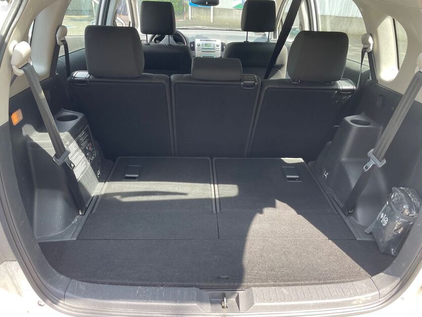 Toyota Corolla Verso 158.000 km 4.999 € Hamburg 22391