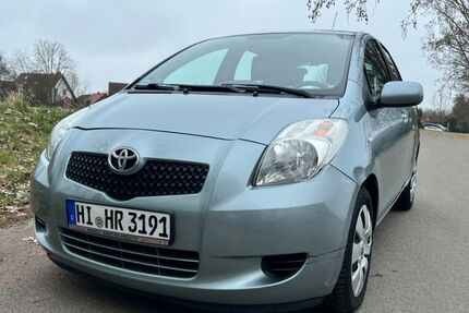 Toyota Yaris 99.999 km 3.500 &euro; Sarstedt 31157